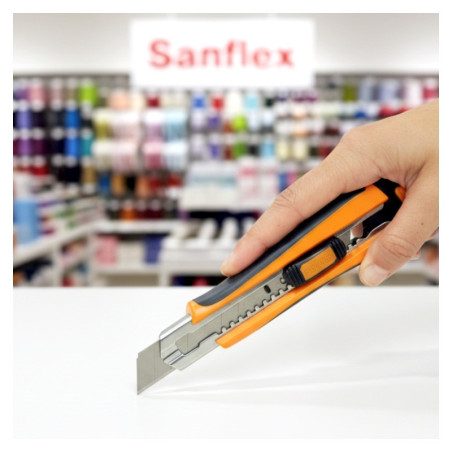 FISKARS 1004621 PROFESSIONAL CUTTER 9 MM